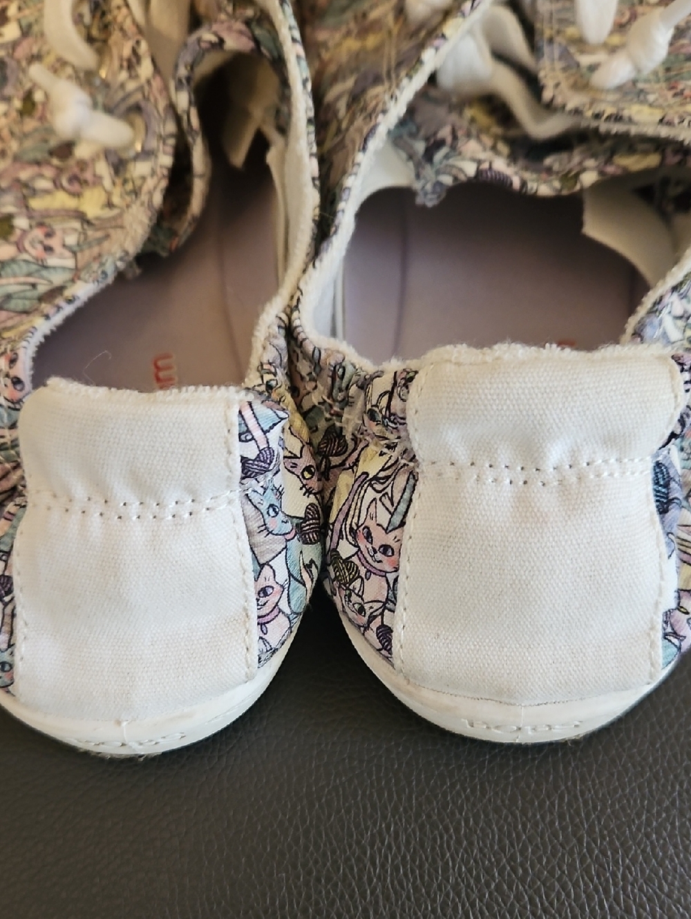 Cat Lovers Sneakers! - Picture 4 of 5